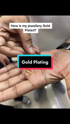 This is how they make your jewellery Gold. Gold Plating silver using an Electroplating machine! #goldplatingjewellery #plating #goldplating #gold #jewellery #flashplating #makingjewellerygold #diyjewellery #jewellerymaking #jewellerydesign