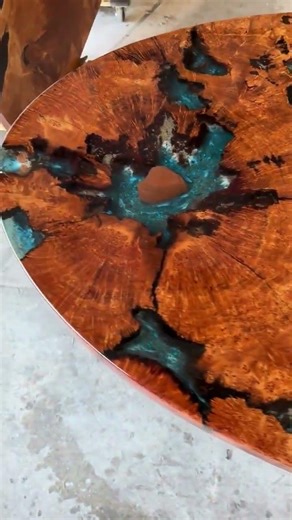 Blue epoxy glow + Curva legs = pure statement 🔥✨| 📸: ‪@mountainjunipergallery‬