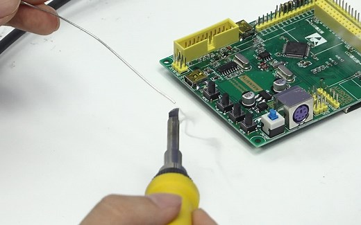 单片机焊接演示：5分钟焊接一块STM32开发板