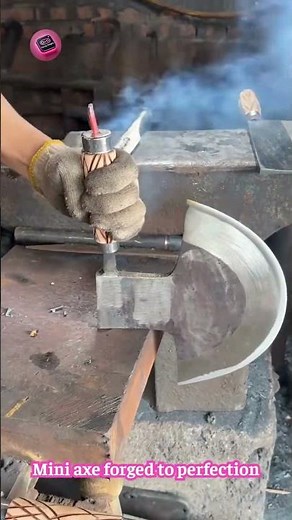 Forging a Mini Axe: From Raw Steel to Perfect Edge!