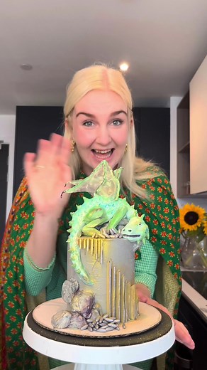 Buttercream Dragon Cake Tutorial