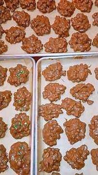 Easy Crockpot Candy Recipe #chocolatepeanutclusters