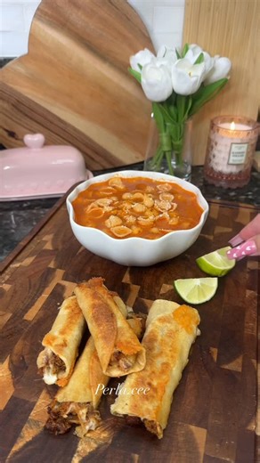 Perla Mendoza on Instagram: "No better combo😋 Sopa de conchas con tacos de machaca🇲🇽 *Instructions: In a pot, heat oil over medium heat add the pasta shell along with chopped white onion and 1 garlic clove, stirring constantly until lightly golden next, add 1 can of tomato sauce, stir for 5-8 seconds next, add 7 cups of water & season with chicken bullion, tomato bullion, cumin & black pepper. Bring to a boil, then lower the heat and simmer for 10-15 minutes, or until the pasta is tender & it