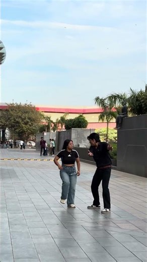 ये क्या हो गया 😳#funny #pranks #shorts