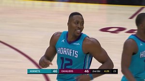 Dwight Howard因在對Cavaliers的比賽上做出這個不雅手勢，而被NBA罰款35000美元。 | 極力誌籃球 Clutch