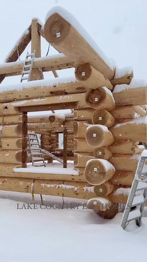 Handcrafted Western Red Cedar Log Home Delivery to Oregon