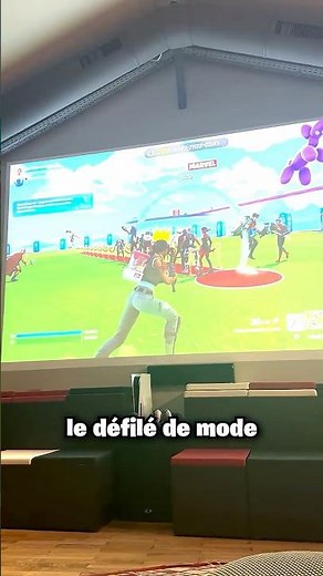 J'ai fait un Défilé de Mode Fortnite dans un CINÉMA !