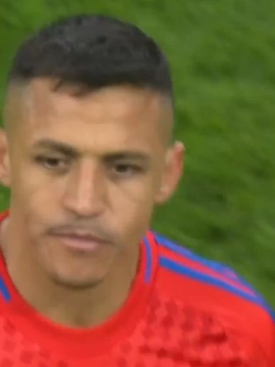 Alexis Sánchez: ovación de hinchas franceses al salir de la cancha