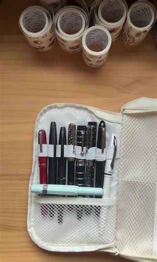 ✒️✍️Mi coleccion de plumas. s ti tambien te gusta escribir xon pluma? | My pen collection. Do you also like writing with a fountain pen? 🖋️ #journaling #fountainpens #plumas #caligrafia #escritura