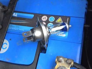 How to replace the headlight bulbs in the Mazda Bongo?