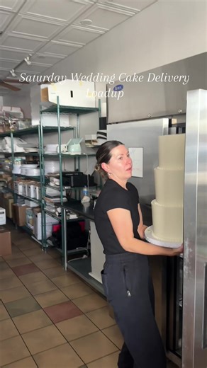 Wedding Cake Delivery Tips for Out of Town Events