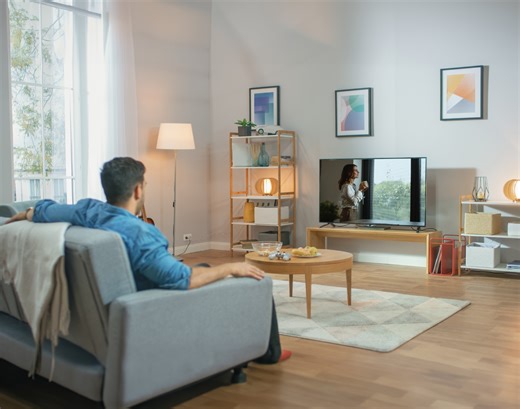 ScreenLine by Pellini: la nuova campagna TV porta le tende in vetrocamera nelle case italiane - Guidafinestra