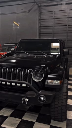 This 2020 Jeep Wrangler Unlimited Sahara is a rugged yet refined vehicle, ready for any adventure. With only 29,201 miles on the odometer, it’s a reliable companion for your journeys. The iconic Wrangler design is complemented by the Sahara trim, offering a blend of style and capability. This vehicle features a powerful engine, advanced technology, and spacious interior, making it perfect for both off-road excursions and daily drives. Experience the thrill of the open road in this well-maintaine