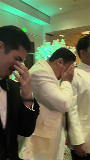 Felicidades a Dillon y su aniversario de matrimonio