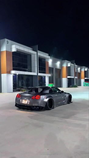 Customized Nissan GTR R35 by Mis.gtr | Liberty Walk Transformation