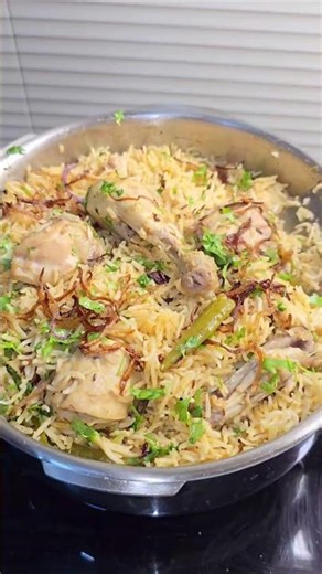 Quick Pressure Cooker Chicken Biryani | Beginners Friendly | 15 Min Easy Recipe #shorts #trending