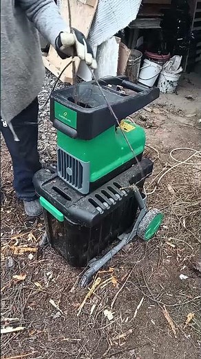 Make Your Own Garden Mulch - Electric Wood Shredder for Garden