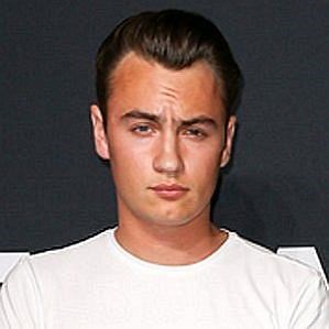 Brandon Thomas Lee Girlfriend 2025: Dating History & Exes - CelebsCouples