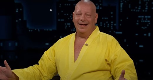 Jeff Ross reveals how doctor jokingly broke news of his colon cancer diagnosis: 'Now I have a semicolon'