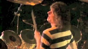 TRIUMPH - Never Surrender (OFFICIAL VIDEO)