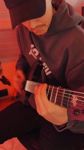 Fight The Fight | 👽 Alien 👽- Guitar Playthrough by @tobiasroekke | Instagram