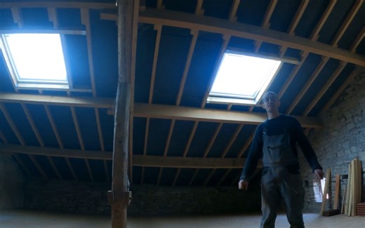 Ep 18 安装两扇威卢克斯窗户