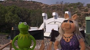 Review: 'The Muppets Take the Bowl' captures the zany, all-inclusive spirit of the puppets at their best