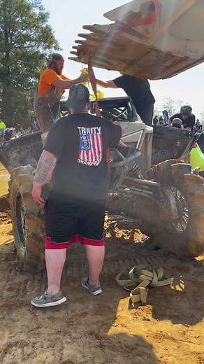 Unfortunate events that day … #bountyhole #muddigger #mud #lifted #canam #kingofthedeep #mudrace