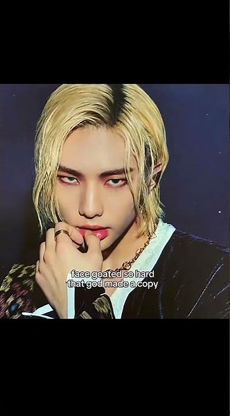 #hyunjin #sam #irony And when Hyunjin teamed up with his twin brother, Sam. ☝🏼😌 #stay #irony #skz