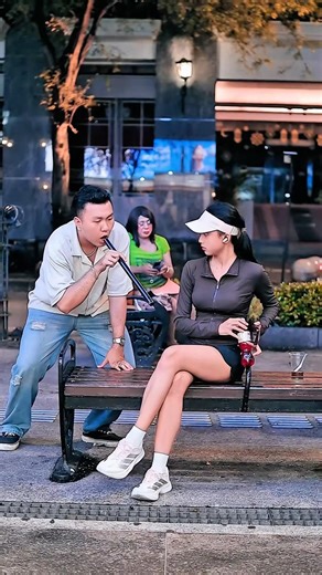 Beautiful woman's drink swap prank makes you laugh out loud😂🤣 #shorts #trending #viral