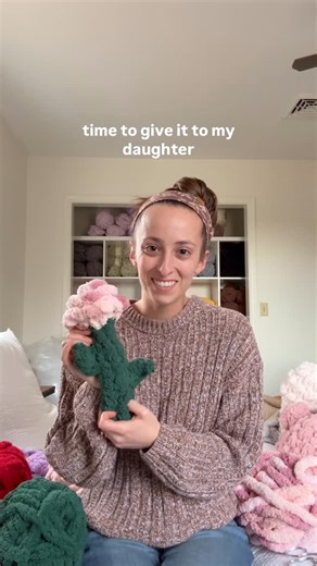 Sabrina-Rose Benedict on Instagram: "Sharing a sweet moment from yesterday 💕 My daughter brought home flowers for me after going shopping with her daddy, and I knew I had to return the favor by making a flower just for her in her favorite color. Getting to use my patterns to create special moments with my kids is one of my favorite parts of what I do. This flower came from my rose and daisy flower stem patterns, which can also be turned into a potted buddy using the potted heart flower buddy pa