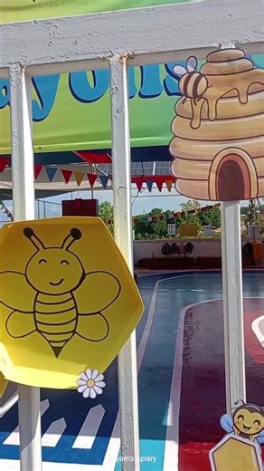 Your kids haven’t truly smiled until they’ve met our bees 🐝💛 Join our next apiary tour and be a little beekeeper! Call/WhatsApp 0096171079613 🐝 #miryamsapiary #beeourguest #kids #activity #familyfun #lebanon