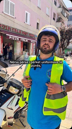 14K views · 985 reactions | “ Shërbimi më i shpejtë dhe pizza më e shijshme me ‘Pizza Italia’!  Uniformat tona të personalizuara janë krijuar nga ne për motoristët tanë. Shijoni çdo porosi me shpejtësi dhe cilësi! ‍♂️ #PizzaItalia #ShërbimShpejtë” | Kamber Hoxha | Facebook