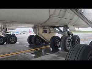 Landing Gear Camera | flight landing wheel | Boeing 747 400