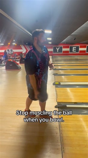 126K views · 807 reactions | Most bowlers muscle the ball without realizing it. If your arm feels tight, your swing feels forced, or your release feels inconsistent… this is why. Do you muscle the ball or is your swing naturally loose?  #bowling #bowlingtips #bowler #bowlingcoach #bowlingdrills #leaguebowling #bowlingform | T1M B. Bowling | Facebook