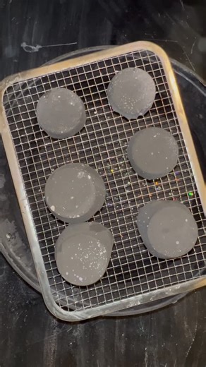 @asmr_powdery7 on Instagram: "#crushingatnight by the wonderful @crushingnurse 🖤 i love this collab in honor of Black History Month. this black/dark grey mix is apart of my Cloud 7: Sandstorm collection. it is three simple ingredients: black iron oxide (i usually use charcoal), sand and baby powder. in this case, it also has glitter. this mix is dense, powdery and dusty all over. extended powder play version will be posted on tiktok right now & facebook in the morning 🖤 this video was a labor