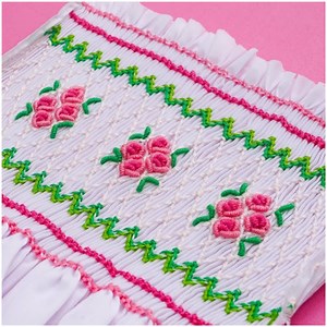 Here's how to embroider the honeycomb smocking by hand! | MetDaan Tips