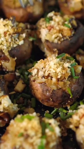 #MushroomMondays - If you love mushrooms, this one’s for you 🍄🧀 Easy. Cheesy. Delicious. Perfect appetizer for any occasion. Cheese Stuffed Mushrooms from @inspiredtaste Ingredients 🍄🧀 • 20 white button or cremini mushrooms (10 oz) • 1 tablespoon olive oil • 1 tablespoon butter • ½ cup chopped onion (½ medium onion) • 2 tablespoons minced garlic (4–5 cloves) • 2 teaspoons chopped fresh rosemary or thyme • 2 oz (56 g) shredded cheese (cheddar, mozzarella, Swiss, or a mix) • 3 tablespoons brea