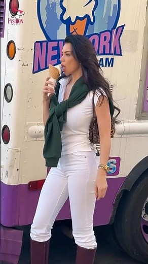 Izabela Izycka is a Sexy Trendy Fashion Girl