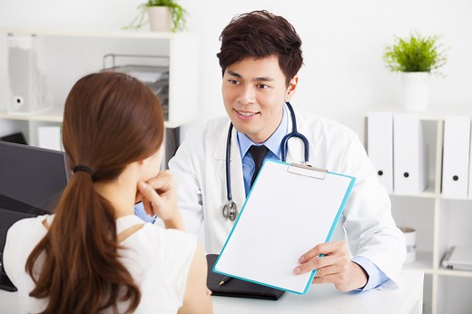 Chlamydia : symptômes homme-femme, transmission, traitements