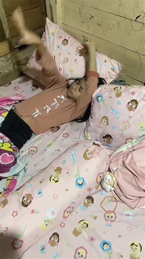 Azzahra on Instagram: "Sekolah jadi lebih Happy🥳 @pigeon_teens_indonesia #pigeonteensindonesia #YourFirstBeYouthyfuljourney #SkincareRemaja"