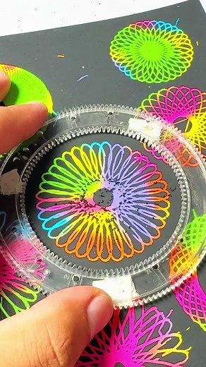 Amazing spirograph design #spirograph #spirographdrawings #grow #viral #1millionaudition