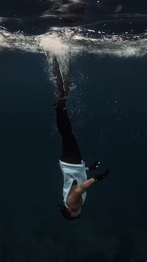 Terence Joquico on Instagram: "How to do a perfect duck dive? (A detailed explanation) A perfect duck dive starts relaxed at the surface, then uses clean body position and gravity to pull you under with almost no splash or effort. 1. Prepare - Stay relaxed at the surface, floating face down with your body straight and buoyant, breathing calmly through your snorkel before the dive. - Take a final relaxed breath, remove your snorkel, pre‑equalize once, and focus your mind on a smooth, controlled d