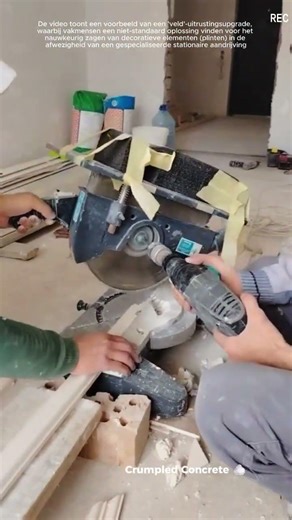 Een unieke oplossing voor het nauwkeurig zagen van plinten: een handbediende klopboormachine en zaag