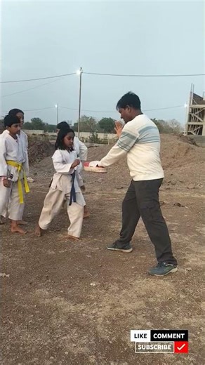 Defend Yourself Like a Pro: Martial Arts Moves You Must Learn।