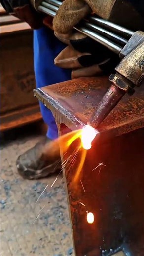 The process of welding and finishing rusted iron and iron that needs to be dismantled#weldingmachine