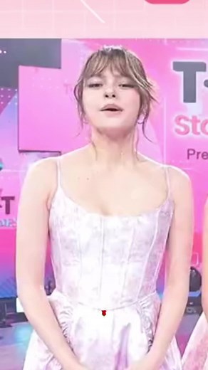 Becky Armstrong with Bangs: Hair Styling Tutorial