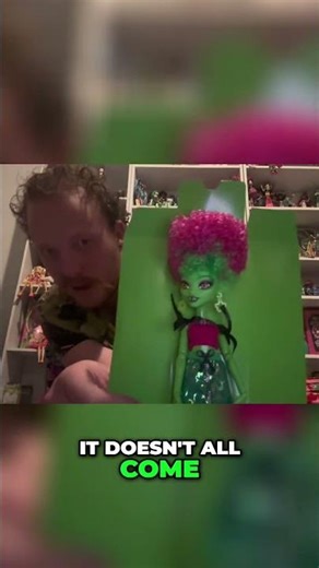 I GASPED—Afro, Pink Top, FANG SHOES?! Venus Unboxed! #Deucegsdoll #shorts #MonsterHigh