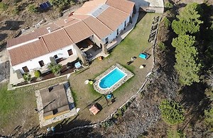 Surf camp in Algarve - Nomad Surf Camp for adults - South Portugal - Powered by Nomad Surfers