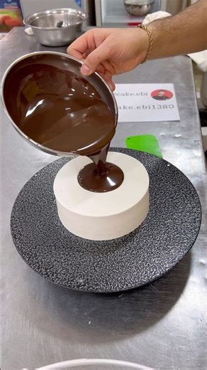 #cake #chocolate #cakedecorating #cakedesign